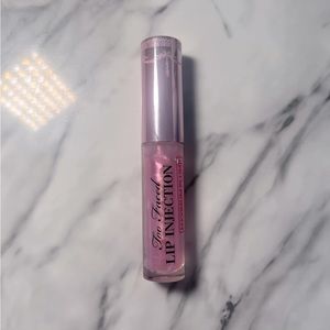 Too faced mini lip injection.
